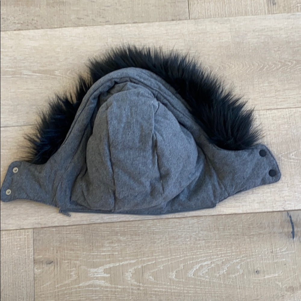 Gap grey vest - size M - Picture 10 of 15